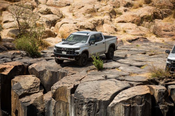 Chevrolet Cheyenne ZR2 y Silverado Turbo