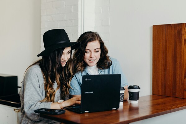 Estudio muestra que la GEN Z es más tolerantes a la publicidad en CTV que los millennials