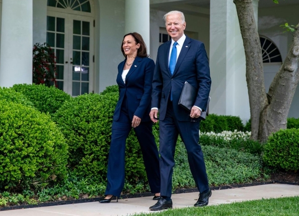 Ajusta probabilidades electorales de 2024: Kamala Harris supera a Joe Biden