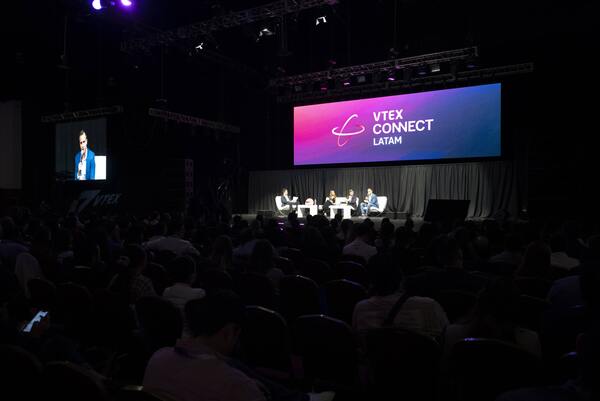 Panel de presentación de Vtex Connect Latam 2023