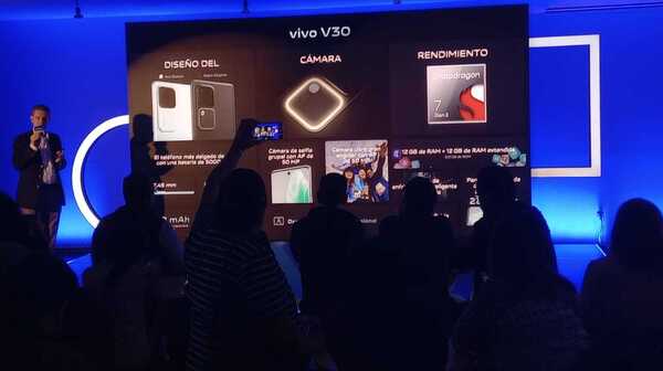Vivo V30