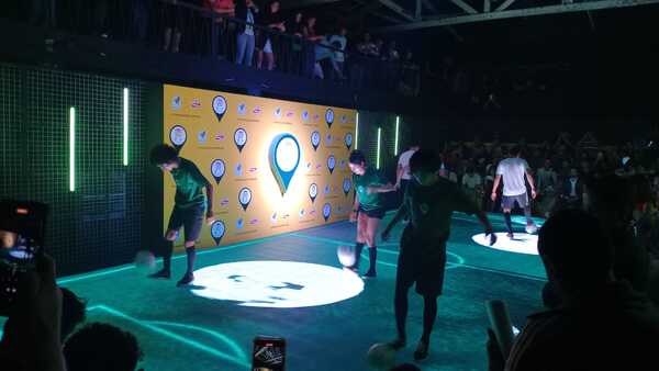 Jugadores haciendo freestyle