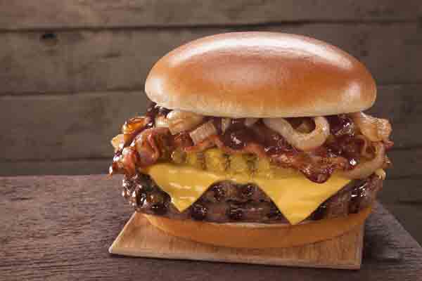 Para esta temporada navideña, Burguer King promueve a a partir de XII/2017 y hasta el 7/enero/2018, para celebrar con sabor navideño, un ‘Combo Especial Navideño’