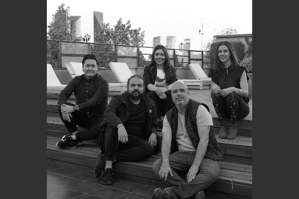 Shesh, Janette Martin-Sánchez, Gina Noriega, Carlos Zea y Pepe Montalvo.