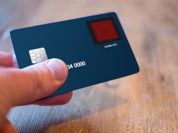 Tarjetas bancarias biométricas inician operaciones en el Reino Unido