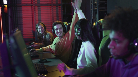 Esports y educación se unen en el UNIVERSITY TOUR 2024 de Telcel