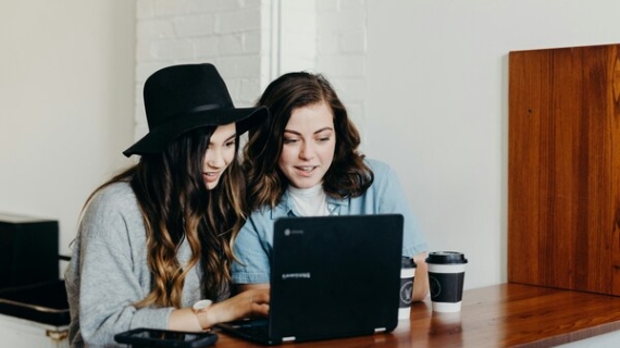 Estudio muestra que la GEN Z es más tolerantes a la publicidad en CTV que los millennials 