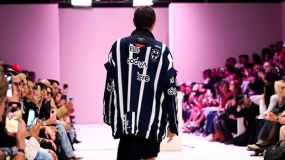 Fútbol y moda se encuentran en la pasarela Fashion Week México
