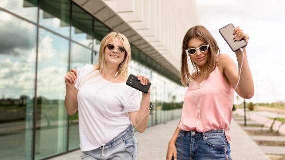 Sector bancario enfrenta retos de comunicación con Gen Z