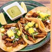  Celebra el Día del Taco y al Top 3 de los Tacos Más Populares